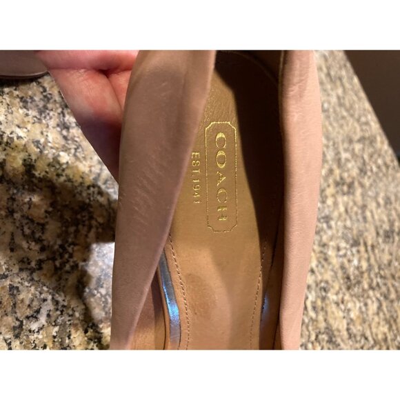 Authentic Coach Tan and Black Leather Pumps Size 10 MSRP $225 - Picture 5 of 9